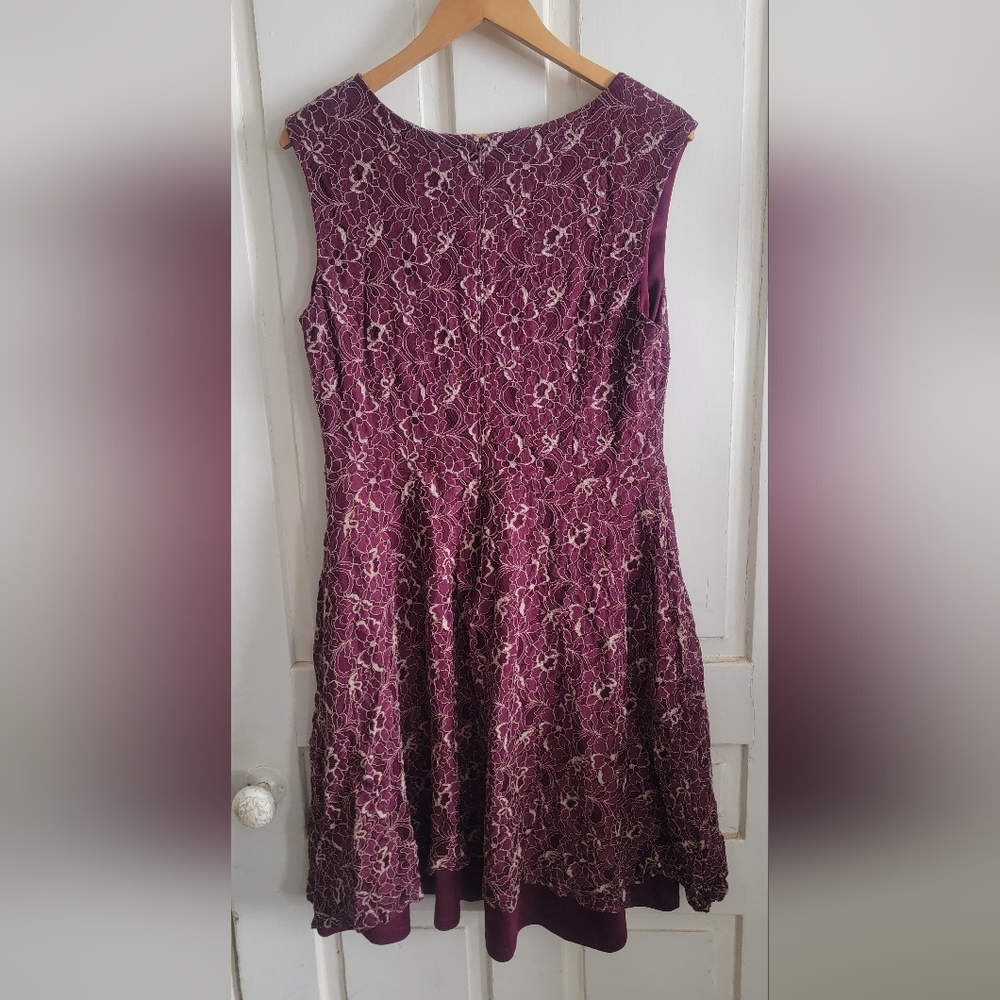 XL London Style Deep Red Burgandy And Tan Lace Mini Dress - Picture 3 of 5